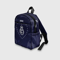 Детский рюкзак Лого Real Madrid в сердечке на фоне мячей, цвет: 3D-принт — фото 2