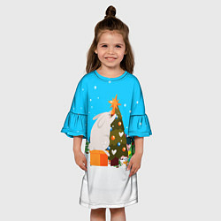 Платье клеш для девочки Крупный заяц наряжает елочку, цвет: 3D-принт — фото 2
