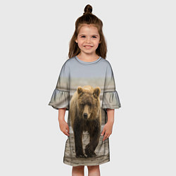 Платье клеш для девочки Медвежонок в аэропорту, цвет: 3D-принт — фото 2