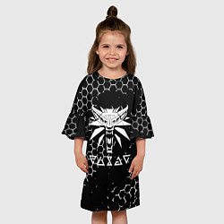 Платье клеш для девочки Ведьмак лого текстура соты, цвет: 3D-принт — фото 2