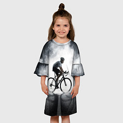 Платье клеш для девочки На дорожном велосипеде в дыму, цвет: 3D-принт — фото 2