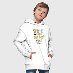 Толстовка оверсайз детская Have a fun time - emoji, цвет: белый — фото 2