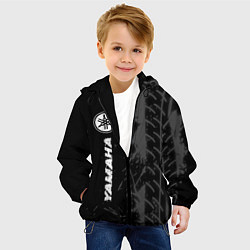 Куртка с капюшоном детская Yamaha speed на темном фоне со следами шин: по-вер, цвет: 3D-черный — фото 2