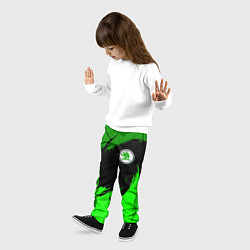 Брюки детские Шкода - зеленые штрихи, цвет: 3D-принт — фото 2