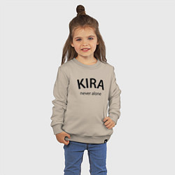 Свитшот хлопковый детский Kira never alone - motto, цвет: миндальный — фото 2