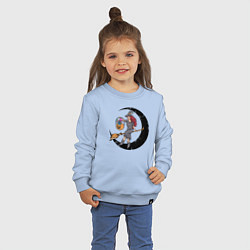 Свитшот хлопковый детский Ведьмочка с тыквой, цвет: мягкое небо — фото 2
