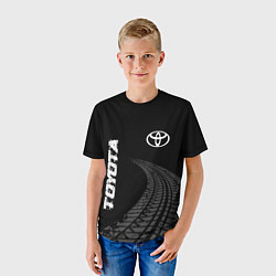 Футболка детская Toyota speed на темном фоне со следами шин: надпис, цвет: 3D-принт — фото 2