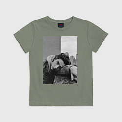 Футболка хлопковая детская Шаламе черно белое фото на фоне города, цвет: авокадо