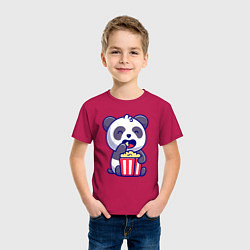 Футболка хлопковая детская Панда ест попкорн, цвет: маджента — фото 2