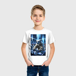 Футболка хлопковая детская Медвевь Dj на тусовке в антарктиде, цвет: белый — фото 2