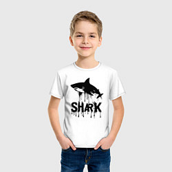 Футболка хлопковая детская Черная акула с каплями, цвет: белый — фото 2