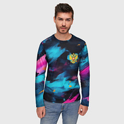 Лонгслив мужской Герб РФ на текстурном камуфляже, цвет: 3D-принт — фото 2