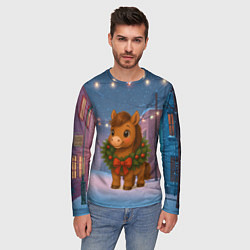Лонгслив мужской Лошадка с новогоднем венком 2026, цвет: 3D-принт — фото 2