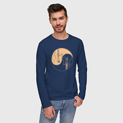 Лонгслив хлопковый мужской Инь ян гитарки, цвет: тёмно-синий — фото 2