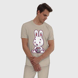 Пижама хлопковая мужская Кролик с кружкой, цвет: миндальный — фото 2