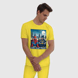 Пижама хлопковая мужская Человек паук и Бэтмен пьют пиво на крыше небоскрёб, цвет: желтый — фото 2