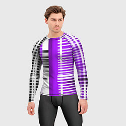Рашгард мужской Белые полосы на чёрно-фиолетовом фоне, цвет: 3D-принт — фото 2