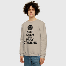 Свитшот хлопковый мужской Keep Calm & Pray Cthulhu, цвет: миндальный — фото 2