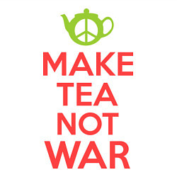 Свитшот хлопковый мужской Make tea not war, цвет: белый — фото 2