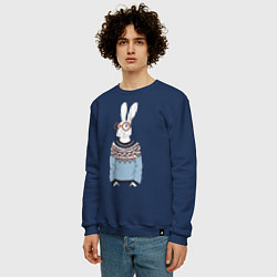 Свитшот хлопковый мужской Кролик в свитере и очках, цвет: тёмно-синий — фото 2