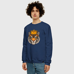 Свитшот хлопковый мужской Тигр в короне Tiger in the crown, цвет: тёмно-синий — фото 2