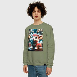 Свитшот хлопковый мужской Оленёнок в свитере, цвет: авокадо — фото 2