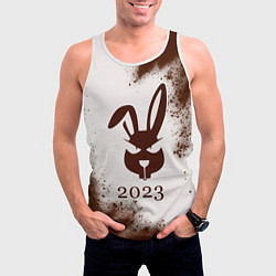 Майка-безрукавка мужская Кролик 2023 хитрый на светлом, цвет: 3D-белый — фото 2
