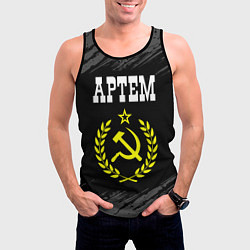 Майка-безрукавка мужская Артем и желтый символ СССР со звездой, цвет: 3D-черный — фото 2