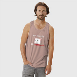 Майка мужская хлопок Not friendly, do not touch, текст с мемным котом, цвет: пыльно-розовый — фото 2