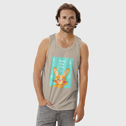 Майка мужская хлопок Новогодний милый заяц, цвет: миндальный — фото 2