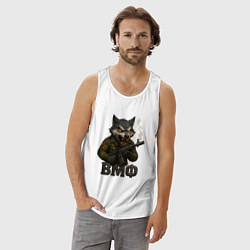 Майка мужская хлопок ВМФ волк стреляет из автомата, цвет: белый — фото 2