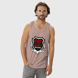 Майка мужская хлопок Тойота моторс герб, цвет: пыльно-розовый — фото 2