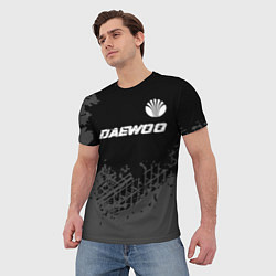 Футболка мужская Daewoo speed на темном фоне со следами шин: символ, цвет: 3D-принт — фото 2