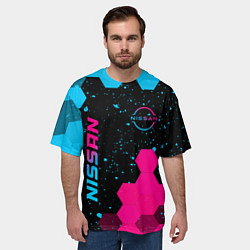 Футболка оверсайз мужская Nissan - neon gradient: символ и надпись вертикаль, цвет: 3D-принт — фото 2