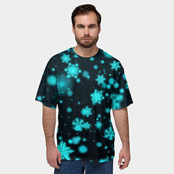 Футболка оверсайз мужская Неоновые снежинки на черном фоне, цвет: 3D-принт — фото 2