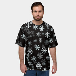 Футболка оверсайз мужская Снежинки белые на черном, цвет: 3D-принт — фото 2