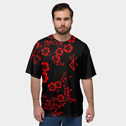 Футболка оверсайз мужская Клеймо жертвы из аниме Берсерк - красные цветы, цвет: 3D-принт — фото 2