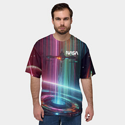 Футболка оверсайз мужская Spaceship in the neon cosmos - nasa, цвет: 3D-принт — фото 2