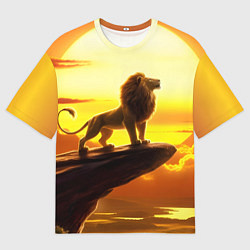 Мужская футболка оверсайз Лев на закате на горе