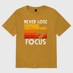 Футболка оверсайз мужская Never lose focus, цвет: горчичный