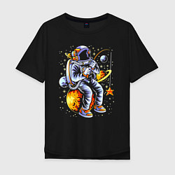 Мужская футболка оверсайз Космонавт, сидящий на луне с удочкой An astronaut