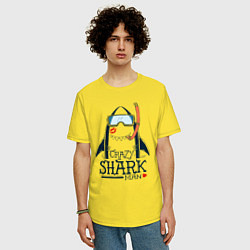 Футболка оверсайз мужская Сумасшедший акуламен, цвет: желтый — фото 2
