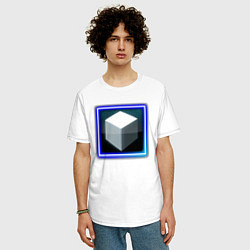 Футболка оверсайз мужская Белый геометрический куб с сиянием, цвет: белый — фото 2