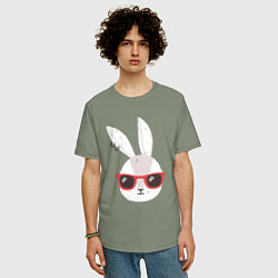 Футболка оверсайз мужская Кролик в солнечных очках, цвет: авокадо — фото 2