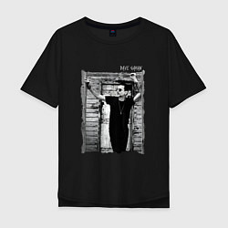 Мужская футболка оверсайз Depeche Mode - Dave Gahan позирует
