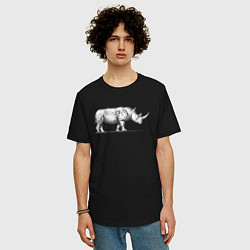 Футболка оверсайз мужская Носорог белый сбоку, цвет: черный — фото 2