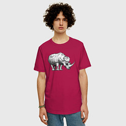 Футболка оверсайз мужская Носорог в кепке, цвет: маджента — фото 2
