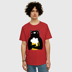 Футболка оверсайз мужская Мишка с кружкой пива, цвет: красный — фото 2