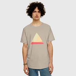 Футболка оверсайз мужская Абстрактные цветные треугольники, цвет: миндальный — фото 2