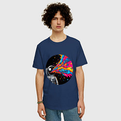 Футболка оверсайз мужская Космонавт с разноцветными брызгами, цвет: тёмно-синий — фото 2